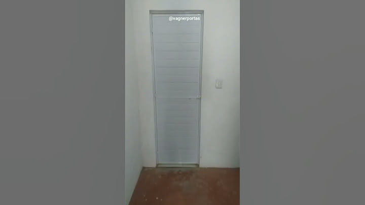 Porta em alumínio com pvc para banheiro.