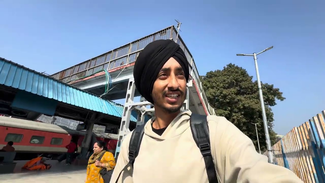 Ghumne jaane ki hushi mein sara kaam chhoda office ka adhura