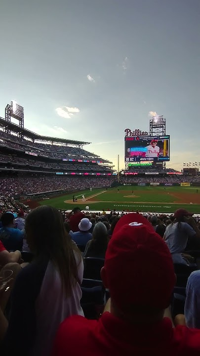 bryson-stott-s-walk-up-song-live-at-citizens-bank-park-youtube