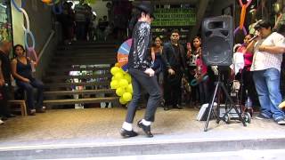 Michael Jackson Peruano Jhon Palacios: Billie Jean | Comercial Plaza.