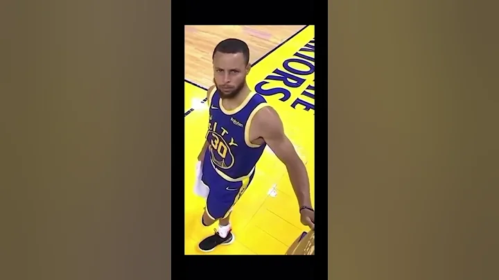 Stephen Curry was Surprised to find that camera￼ #basketball #stephencurry #nba #warriors #camera￼