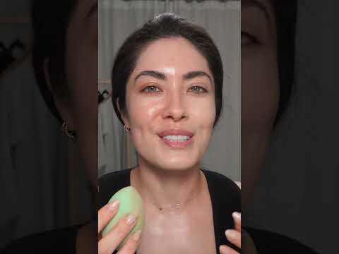 Video: Yves Saint Laurent Matt Touch Kompakt Foundation SPF 20 Review