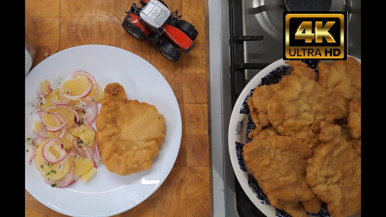 Ecetes, hagymás burgonyasaláta :-) a Wiener Schnitzel ( Bécsi szelet ) elengedhetetlen körete !