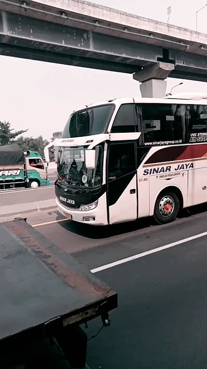 hunting bus bus PO sinar Jaya di tol jakarta-cikampek