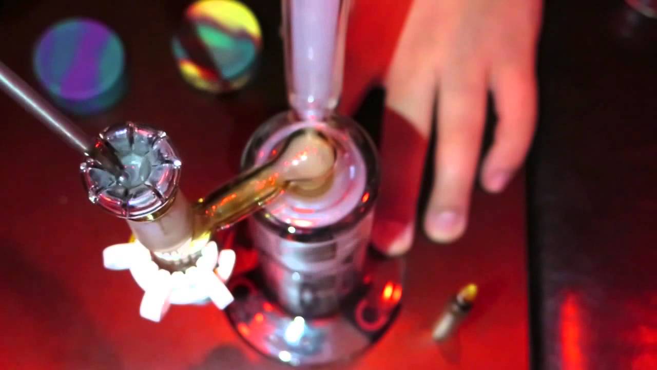 Dabs of Clear Concentrate on Daisy Domeless Quartz Nail! Dabbing All Day Long In NYC!