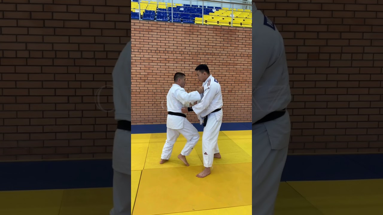 🥋Drop O-Uchi-Gari - зацеп под разноимённую ногу с колен, в исполнении Виталия Анатольевича!