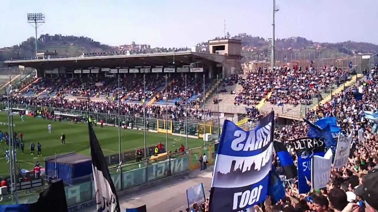 Atalanta Bergamasca Calcio curva nord vs Bologna - YouTube