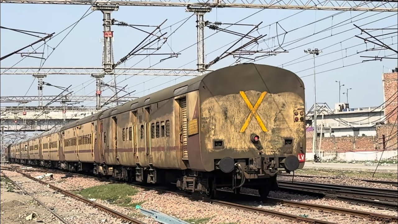 Super fast train 🚂 ( outdoor ￼ nature ) ￼ Vande Bharat 🇮🇳 fast train 🚆 