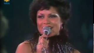 DONNA LYNTON - "THE CHRISTMAS SONG (Chestnuts Roasting On An Open Fire)" Live 197