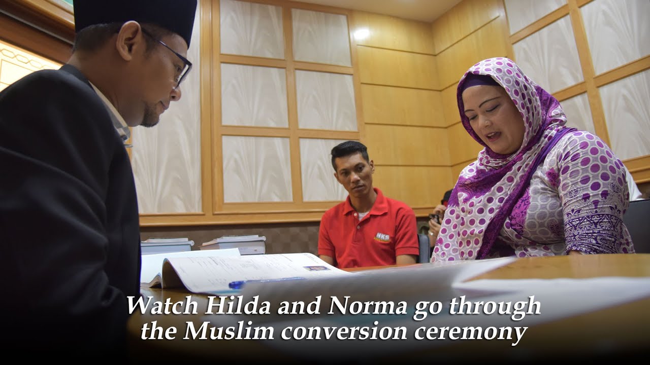⁣Converting To Islam: The Ceremony | Ramadan In Asia | CNA Insider