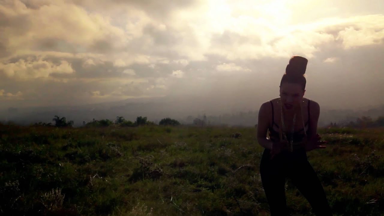 AYAH MARAR 'MIND CONTROLLER' OFFICIAL VIDEO