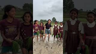 Kheti kisani ke maje maje ❤️😍🌾 #shortsvideo #nishitiwari #khet #khetibadi #shorts #desi