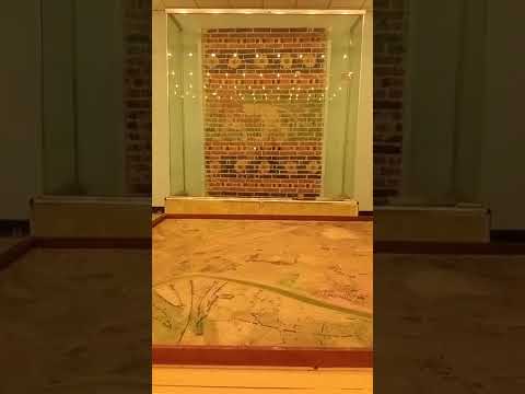 احد قطع بوابة عشتار في متحف بابل الاثري اثار بابل