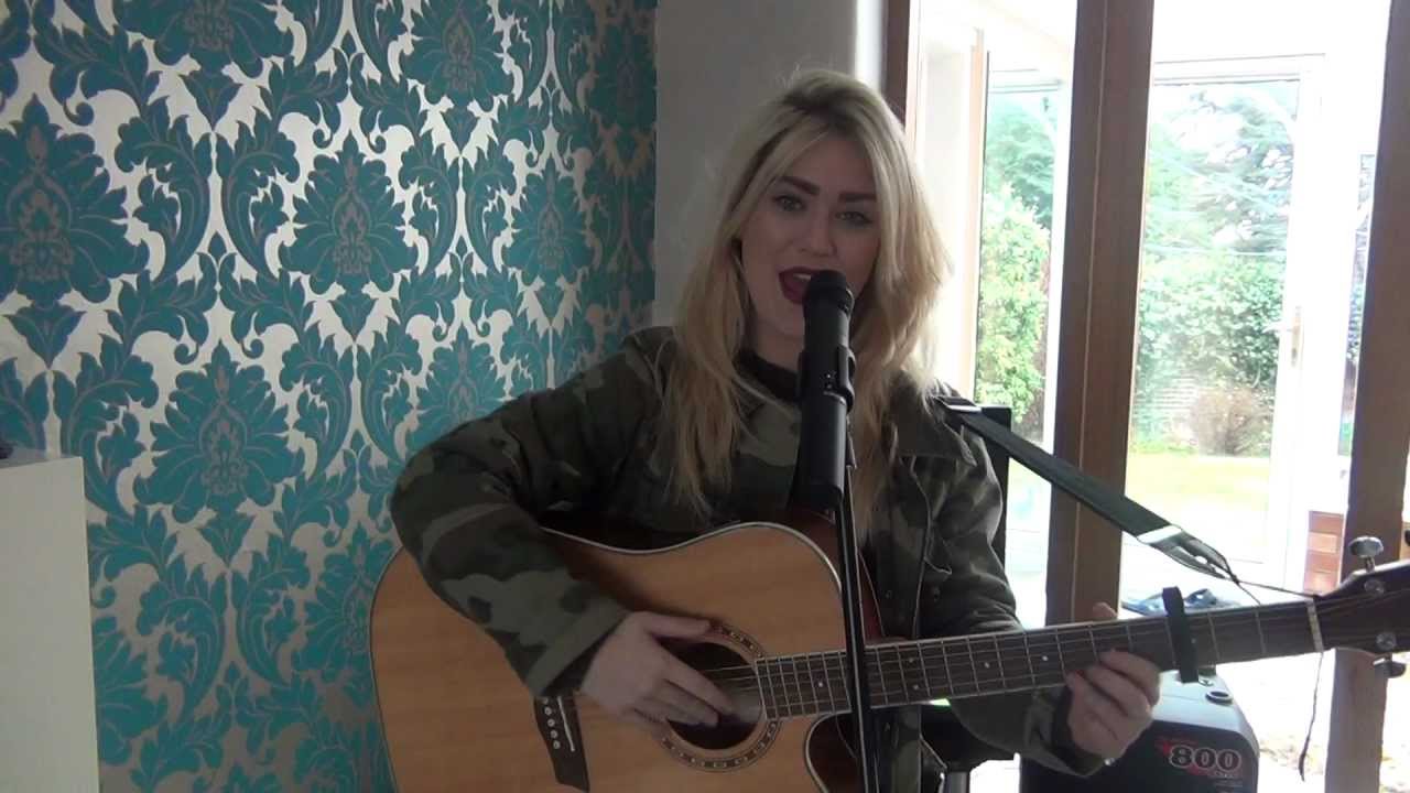 THEA KATE singing and playing Wish You Were Here/Pink Floyd