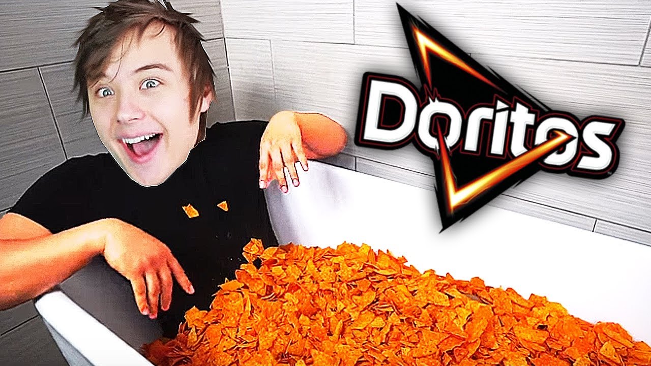ИВАНГАЙ - ЦЕЛАЯ ВАННА ЧИПСОВ ДОРИТОС - YouTube