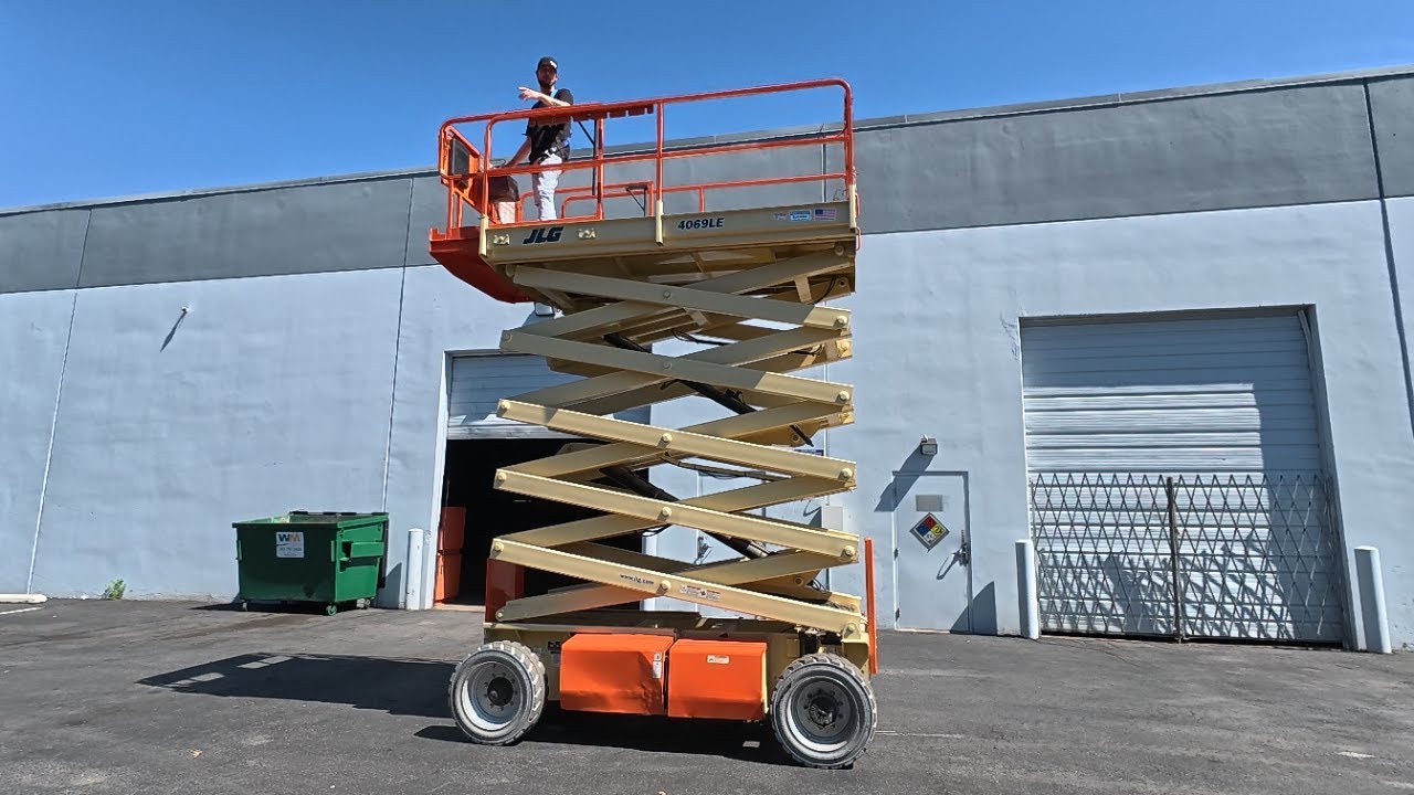 JLG 4069LE 800lb Electric 