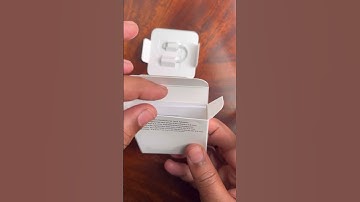 Apple Lightning to Headphone Jack Adapter, Unboxing