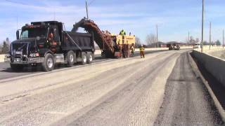 Milling Machine/machine à fouler by HG Parkway 168 views 11 years ago 3 minutes, 23 seconds