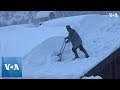 Snijeg paralisao dijelove Evrope, lavina se sručila na hotel