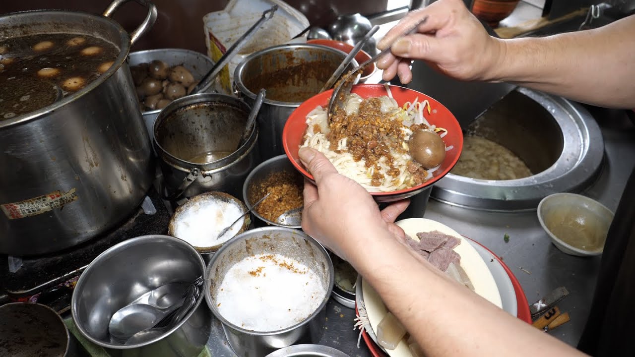 Spicy Flat Rice Noodles, Braised Minced Pork Rice, Tobiko Sausage, Side Dish, Boiled Food 恆春美食 呷大麵