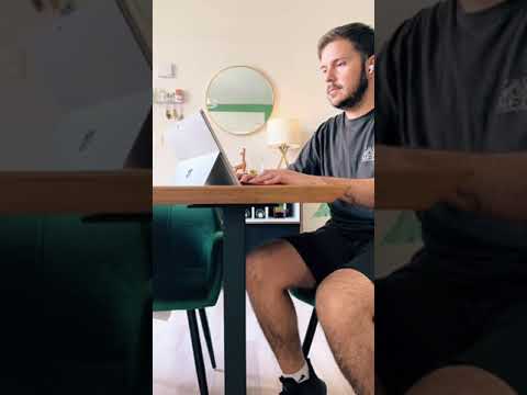 Tu AMIGO el que no PUEDE DEJAR de MOVER el PIE | Cacho Cantú