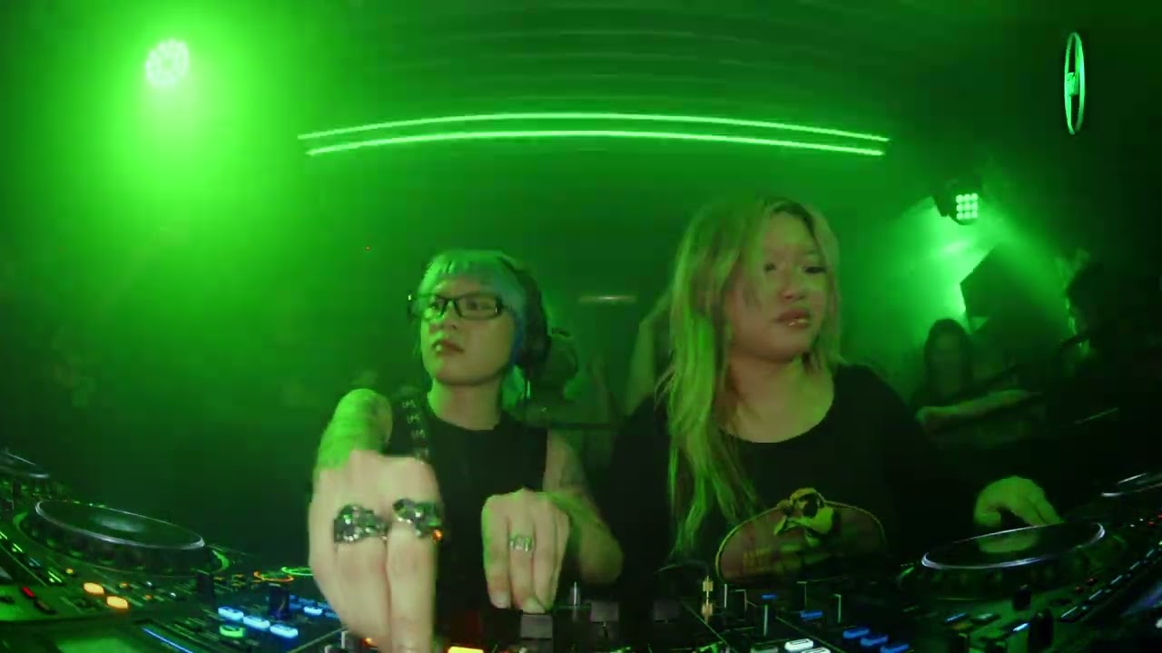 b0babby b2b Monchiichi at Perth | The Vault Takeover