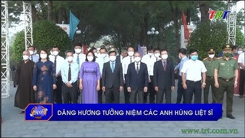 Dâng hương tưởng niệm các anh hùng liệt sĩ