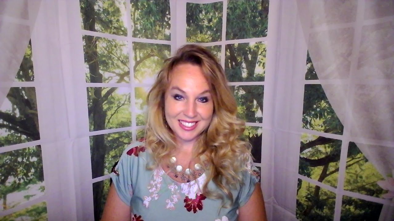 Today's Love Tarot Part 1: A Queen is attempting to alter herself and manifest differently....but