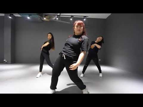 Whee in ft. Sik-k -Easy dance mirror