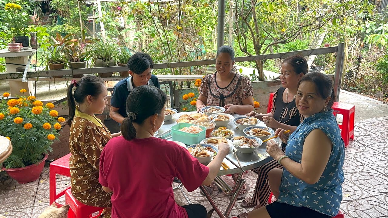 Thiếm Út Lên Thăm Ngoại, Mẹ Làm Bún Thịt Khìa Thập Cẩm Và Bánh Tai Yến #1270 - Hai Sướng 