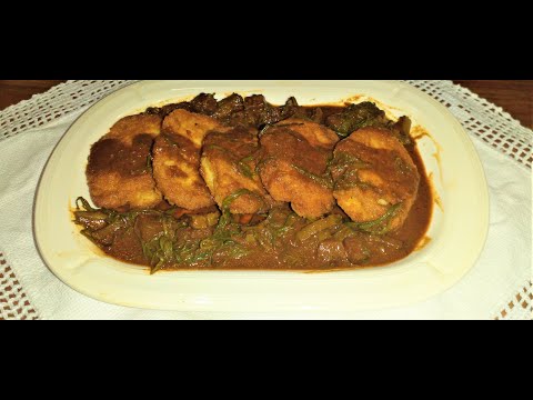 TORTITAS DE CAMARÓN con MOLE y NOPALES