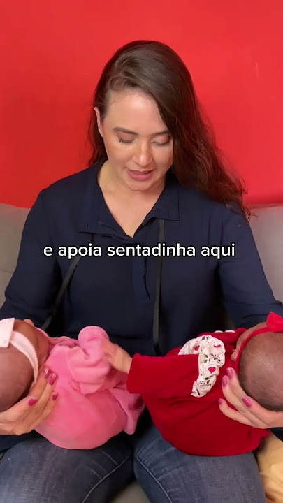 MANEIRAS FÁCEIS DE AMAMENTAR GÊMEOS | CUIDADOS COM O BEBÊ #shorts