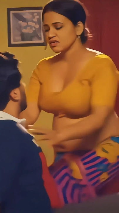 Hot Aunty Kissing Special🔥New WhatsApp Status👙Video Song Romantic Lip kiss💄Hot Statu👄kiss status