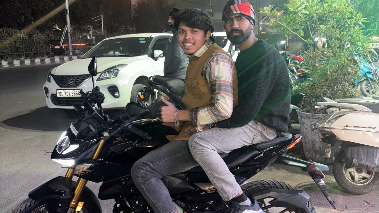 Night me delhi ke toote foote road or andher 😭😭❌❓❓kay hai Delhi me 😱😱😱