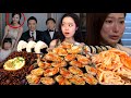 The viral family photo that ruined her life  photos with disturbing backstories raw crab mukbang