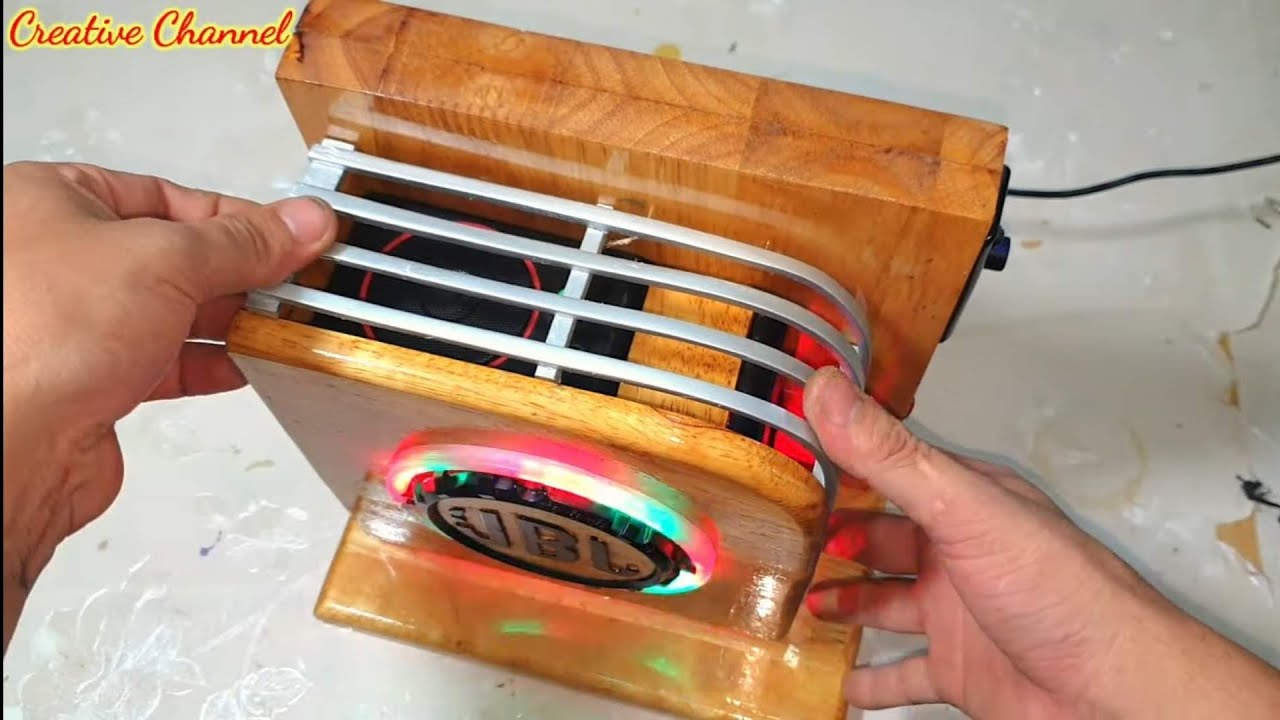 DIY Bluetooth Speaker Using Pallet Wood