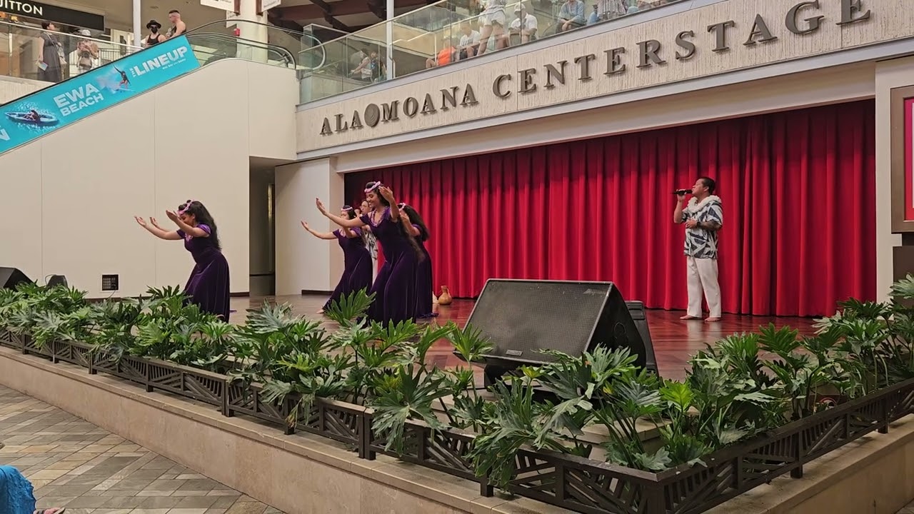 Daily Hula Show at Ala Moana Centerstage in Honolulu, Oahu, Hawaii
