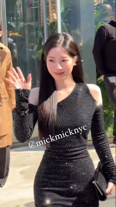 KIM DAHYUN AND HER HOUR GLASS BODY INSANE AT NYFW MICHAEL KORS