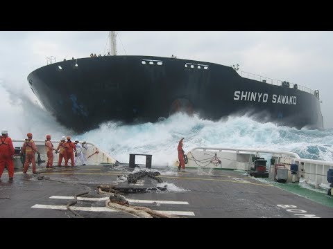 видео: Самые Масштабные Спуски ОГРОМНЫХ КОРАБЛЕЙ На Воду | Awesome Waves, FAILS and CLOSE CALLS