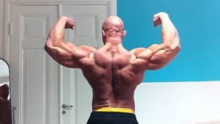 Jari Bull Mentula Posing