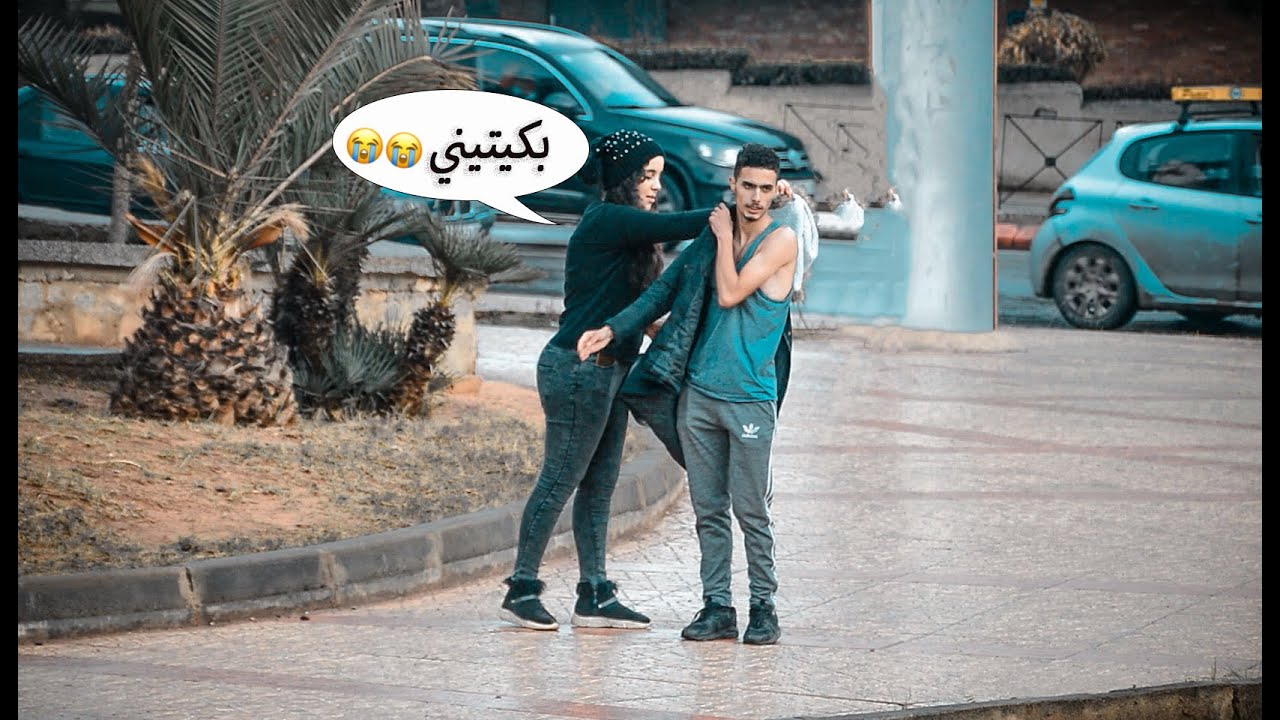 تجربة اجتماعية هل سوف تساعد شاب يتجمد من البرودة في الشارع ؟