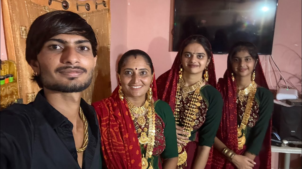 હિનલ આજે અમારા ગામ મા પેલી વાર ટ્રેડિશનલ ડ્રેસ મા રમી || ફૂલ વરસાદ મા બઘડાટી || ✅l