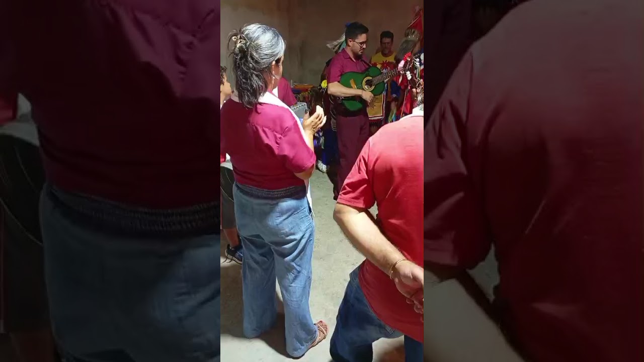 Cia de Reis Os Viajantes do Oriente Fronteira-MG saudando devotos 