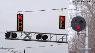 Traffic Lights Near Railroad Crossing | Dix St & Oakwood Blvd