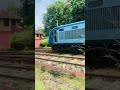 කවුද මේ එන්න්නෙ😏🧐 #train #srilanka #travel