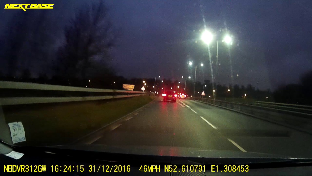 Nextbase dashcam Car Jumps Red Light in Norwich - YouTube