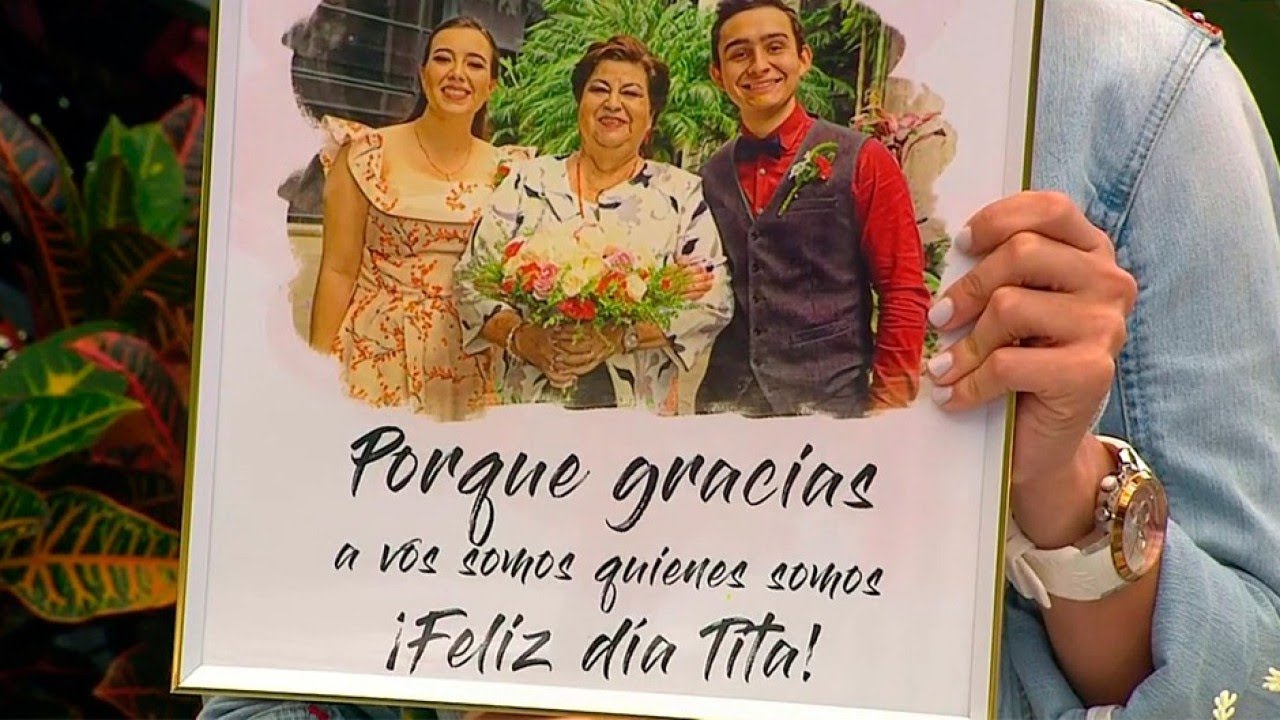 Emprendedora hace cuadros con frases inspiradoras