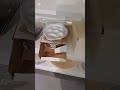 قصة عشق دويرة في محل للأدوات المنزلية والأثاث المستعملة وغير المستعملة بالسويد 