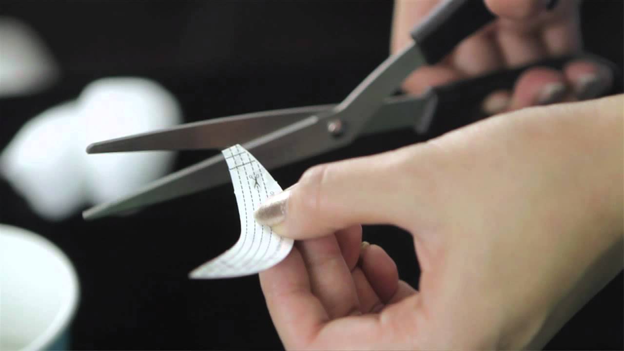 Beauty 101: Applying Violent Lips