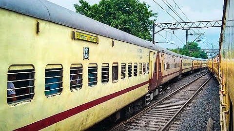 Parallel Train Departure & Overtake | Kanchanjungha Express & Hool Express parallel Departure | ER